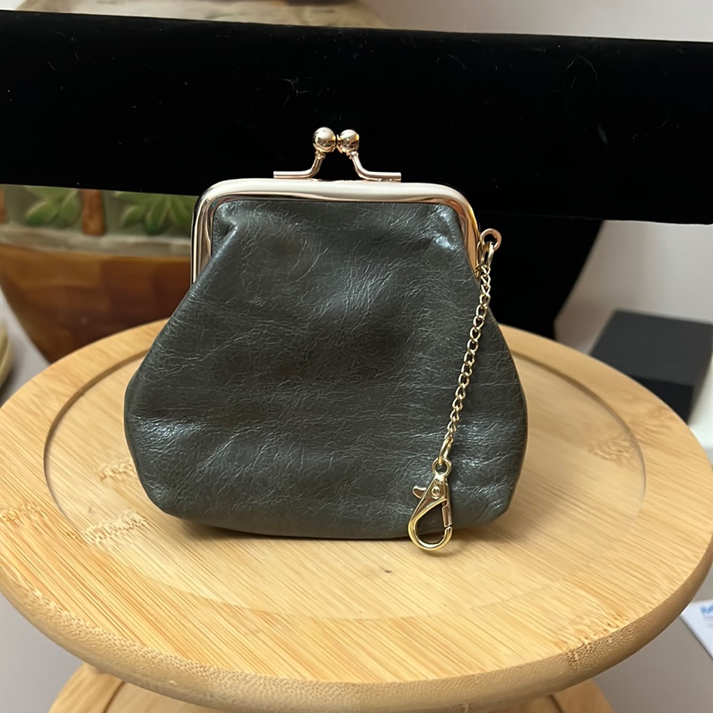 Kisslock Change Purse With Keychain